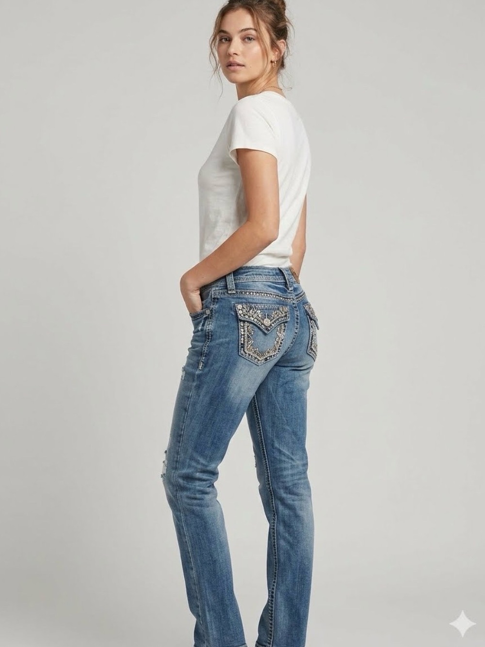 Miss Me Distressed Boyfriend Jeans. Embellished Pockets. Size 32. Y2K